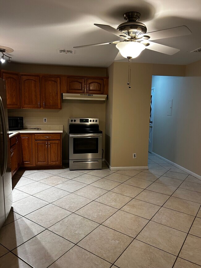 Foto del edificio - 220 E Trotwood Blvd