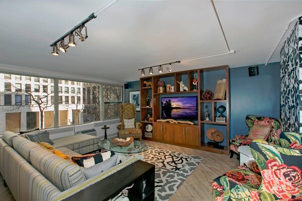 Gold Coast City Club Apartments Apartments Chicago, IL