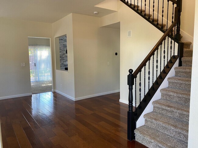 Building Photo - 8765 Clay Glen Way