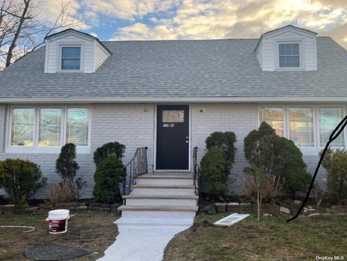 Foto principal - 133-68 Hook Creek Blvd