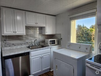 Building Photo - 686 Bloom Rd