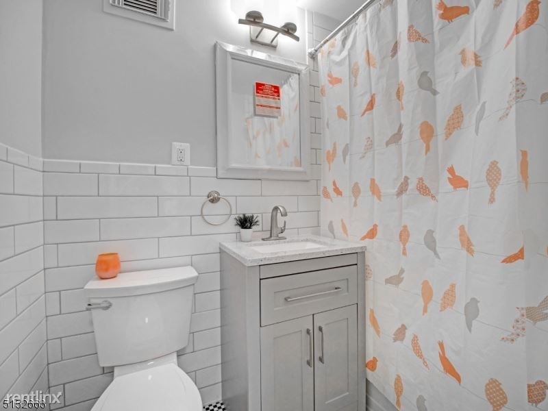 Building Photo - 2 br, 1 bath House - 377 South Harrison St...