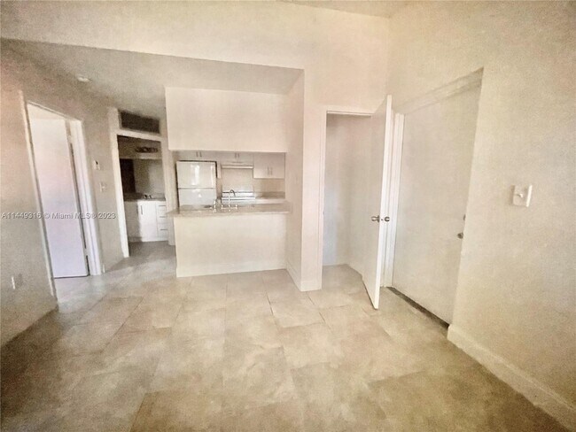 Building Photo - 17325 NW 67th Ct