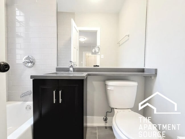 Foto del edificio - 437 W Belden Ave