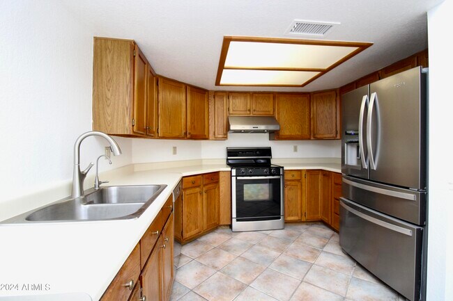 Building Photo - 4026 W Avenida Del Sol
