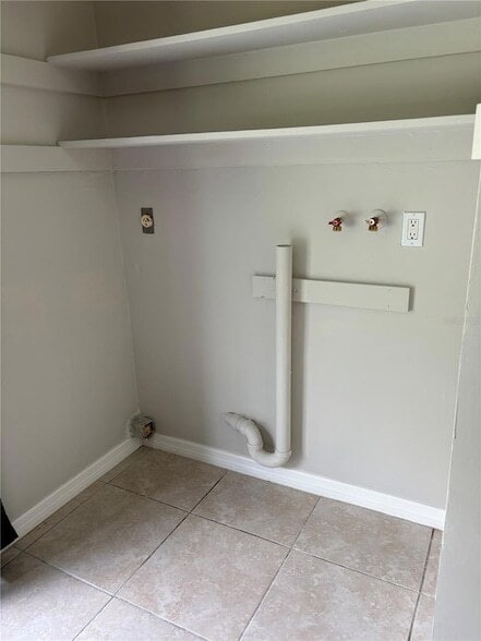 Building Photo - 625 Wildwood Way