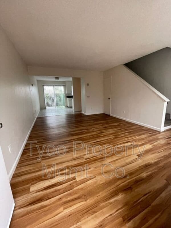 Building Photo - 455 Park Way