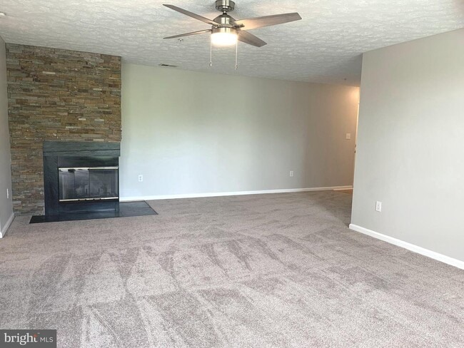 Building Photo - 695 Winding Stream Way