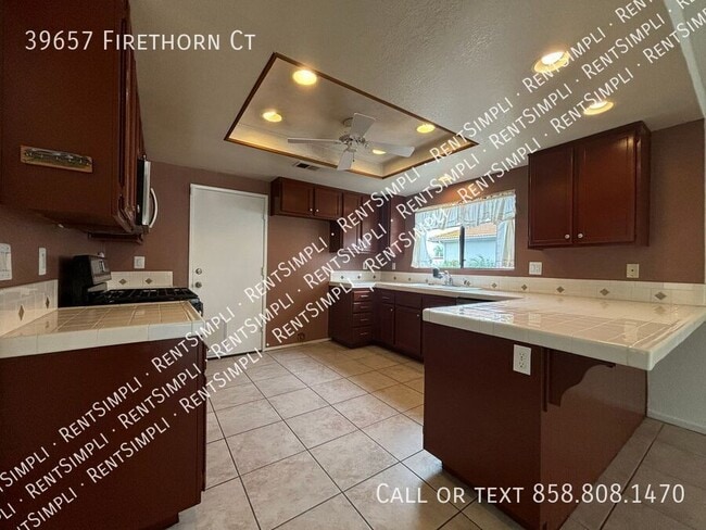 Foto del edificio - 39657 Firethorn Ct