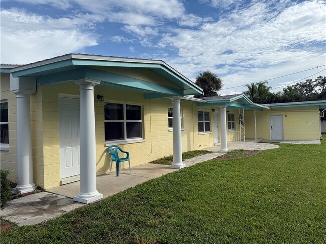 Building Photo - 7057 Sunset Dr S