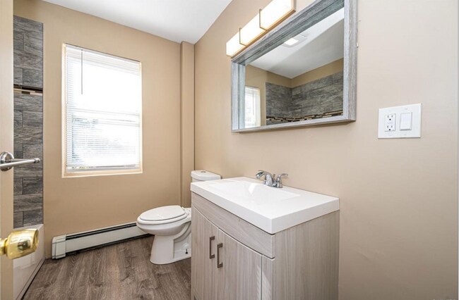 Building Photo - 79 Brook St