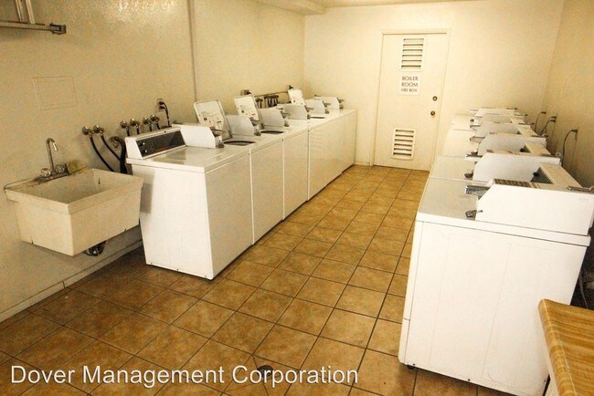Foto del edificio - 9345 Cedar St