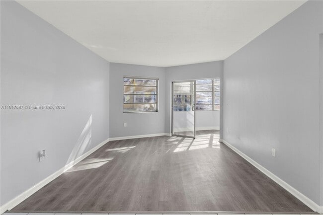 Foto del edificio - 18630 NE 18th Ave