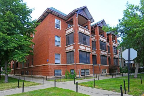 Foto principal - 908 W Waveland Ave