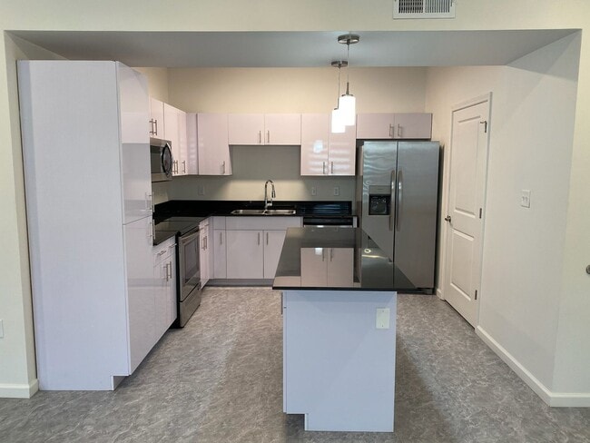 Interior Photo - Hampton Astoria