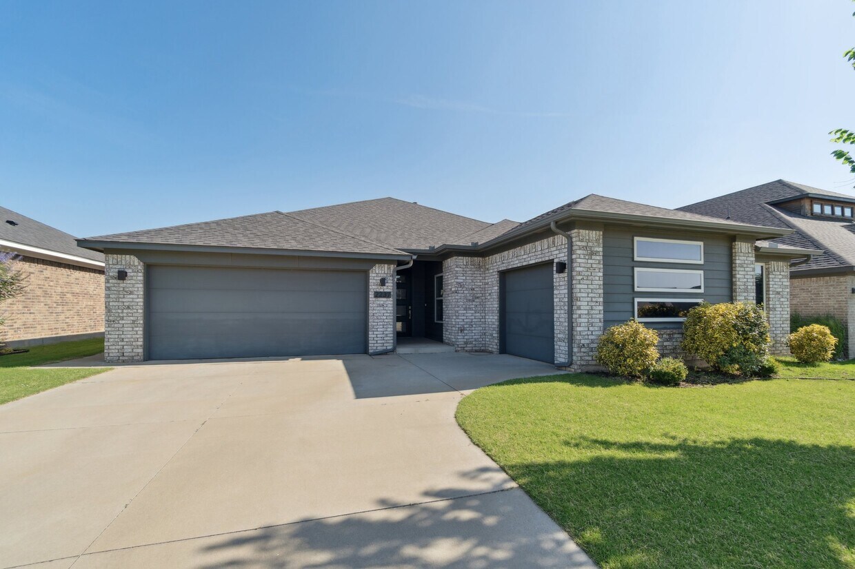 Foto principal - 2237 NW 179th St