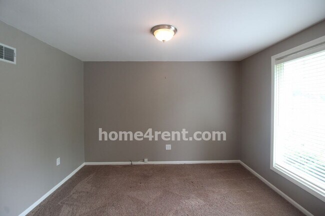 Foto del edificio - 10621 W 98th St