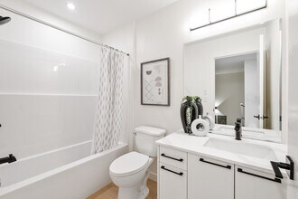 Building Photo - Refinery Townhomes
