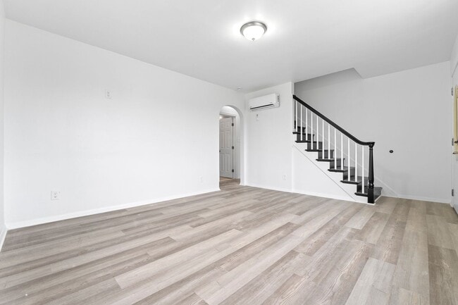 Building Photo - 813 N Kiowa St