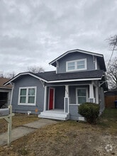 Building Photo - Room in House on Hicks Ave