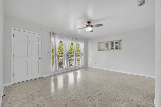 Foto del edificio - 3 bed Home in Audubon Park