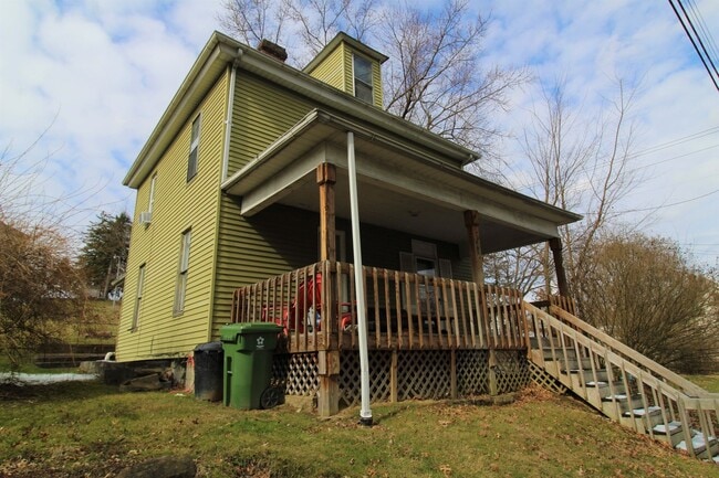 Building Photo - Large House in Wiles Hills - Available 6/4...