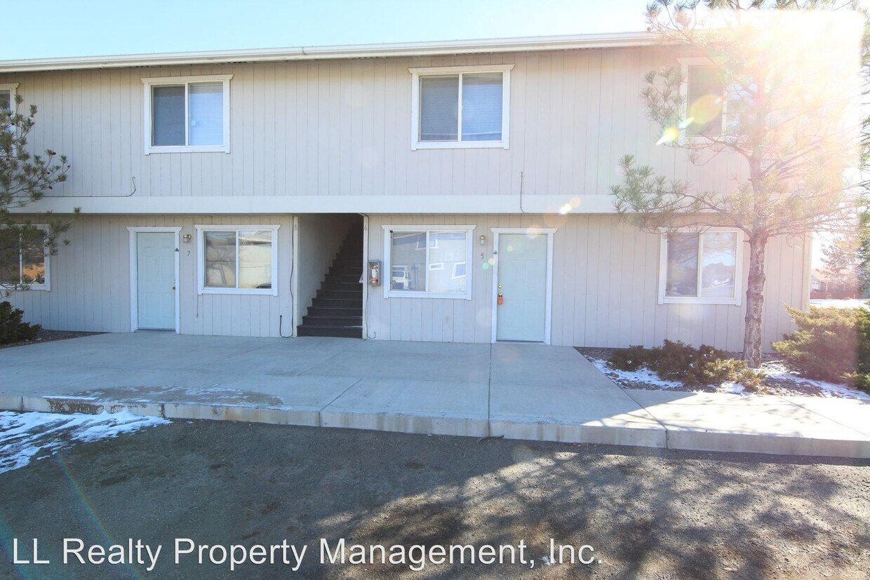 Foto principal - 1270 W Newlands Dr