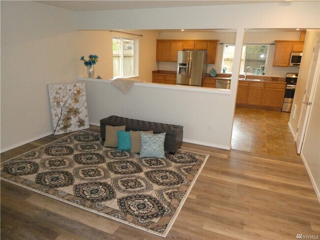 Building Photo - 3 Bed 2.5 Bath 2 Car Garage SFR in Gold Bar