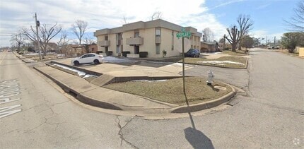 Building Photo - 1124 W Poplar St