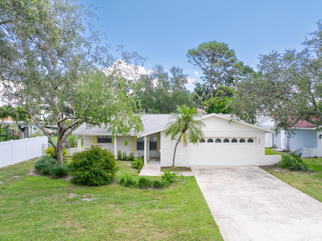 Primary Photo - 6143 Tanglewood Dr NE