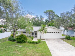 Building Photo - 6143 Tanglewood Dr NE