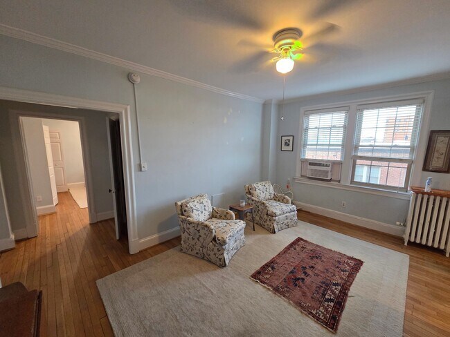 Foto del edificio - 3010 Wisconsin Ave NW