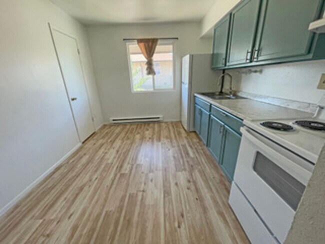 Foto del edificio - 2bed 1bath duplex with fenced yard