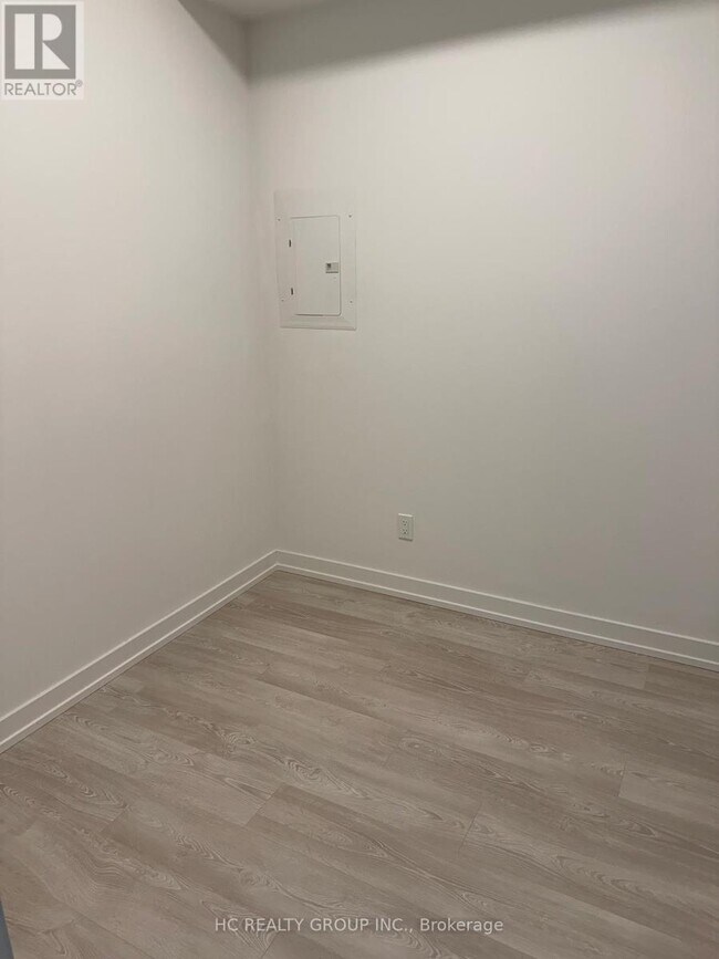 Building Photo - 35 Parliament St