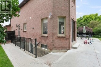 Building Photo - 1527 Chiddingstone Cir