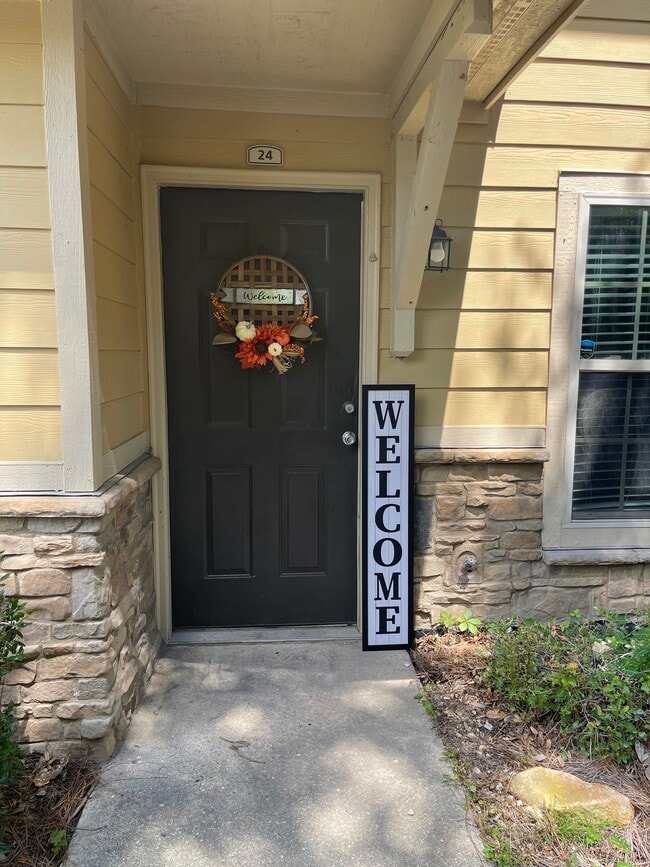 2 x 1.5TH West - Clover Leaf Apartment Homes