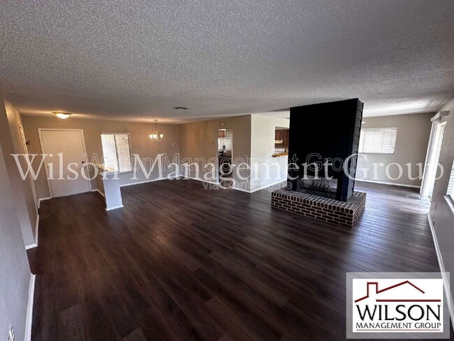 Building Photo - 321 Redwing Way