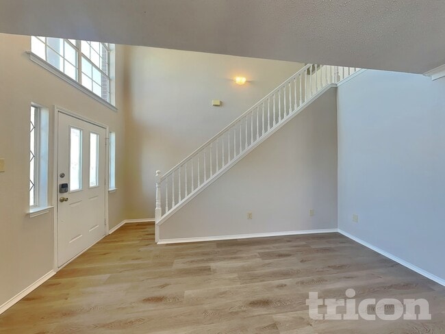 Foto del edificio - 1110 Orangewood Ln