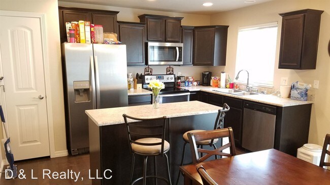 Foto del edificio - 3 br, 3 bath House - 9724 Rubicon Dr