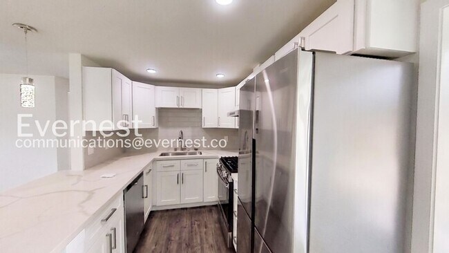 Foto del edificio - 3930 NE 6th Pl