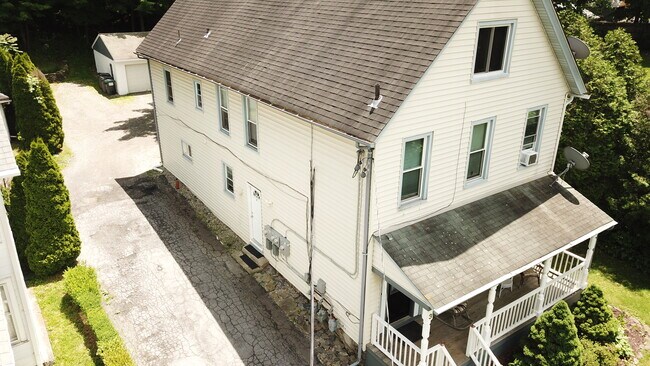 Building Photo - 3 White St