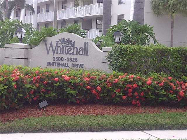 Foto principal - 3650 Whitehall Dr