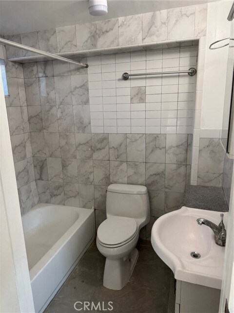 Foto del edificio - 1411 W 69th St