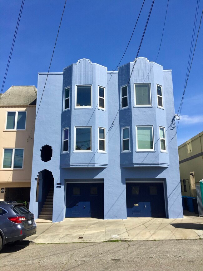 Building Photo - 1384 32nd Ave
