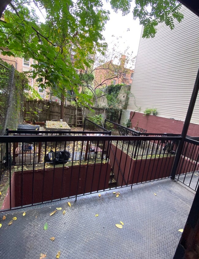 Primary Photo - 379 Baltic St