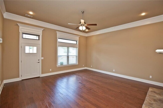 Foto del edificio - 4609 SW Plumley Ave