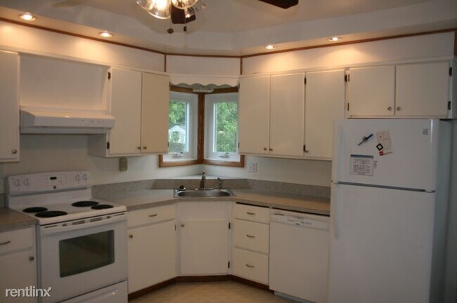 Building Photo - 4 br, 2 bath House - 3108 Pine Ave