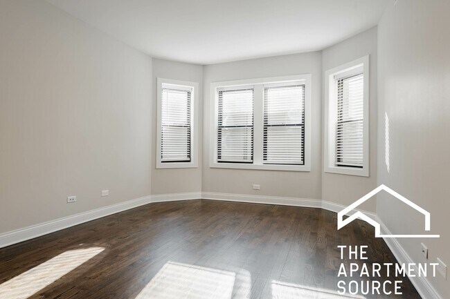 Foto del edificio - 2228 N Sawyer Ave