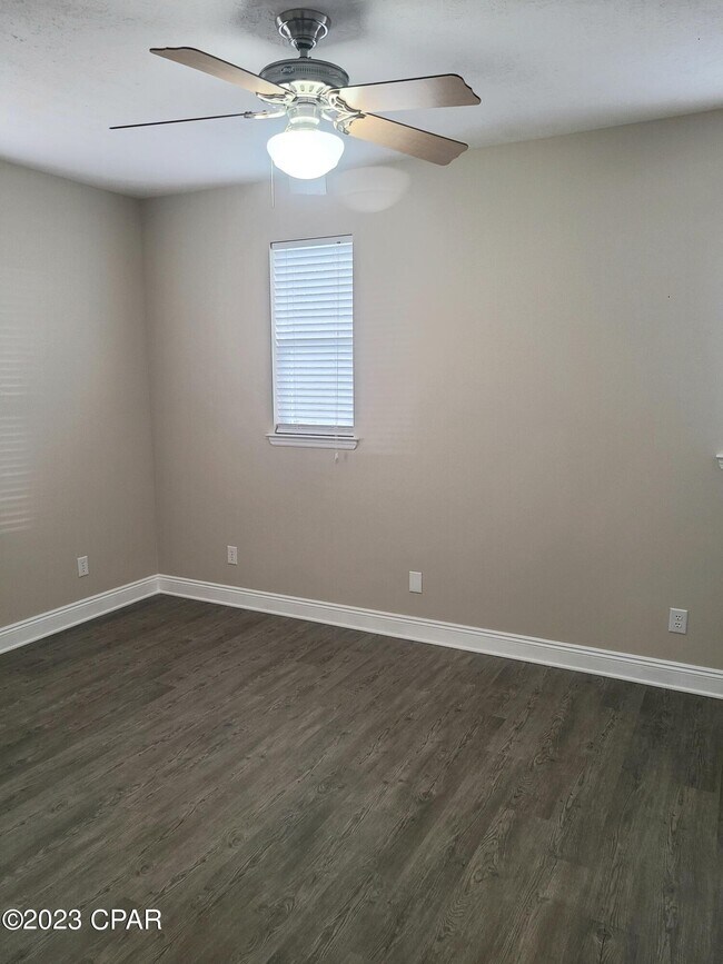 Foto del edificio - 8645 Marlin Pl