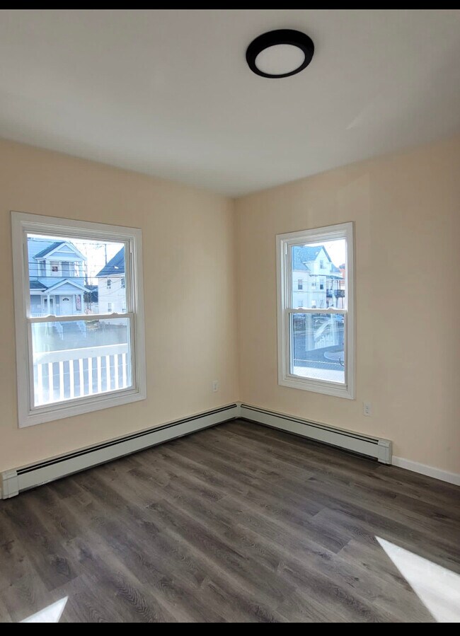 Building Photo - 50 Annawan St